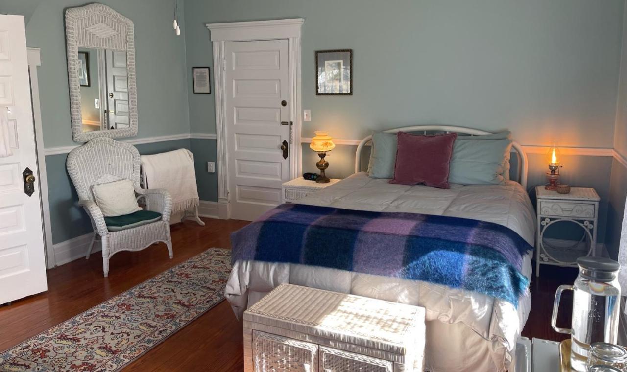 The Grey Swan Inn Llc Blackstone Exterior photo