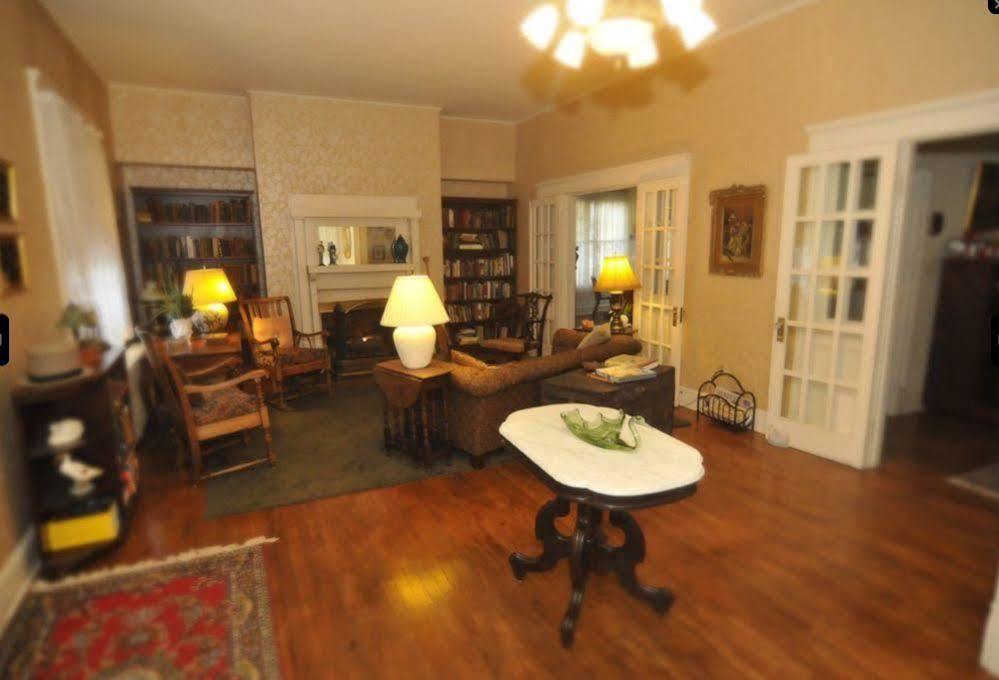 The Grey Swan Inn Llc Blackstone Exterior photo